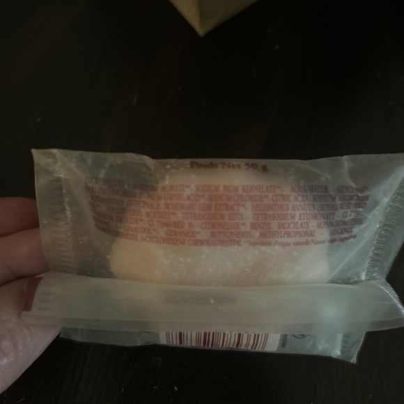 L'OCCITANE ROSE‎ 4 REINES" PERFUMED BATH SOAP 50 G/1.7 OZ New in package - Picture 4 of 4